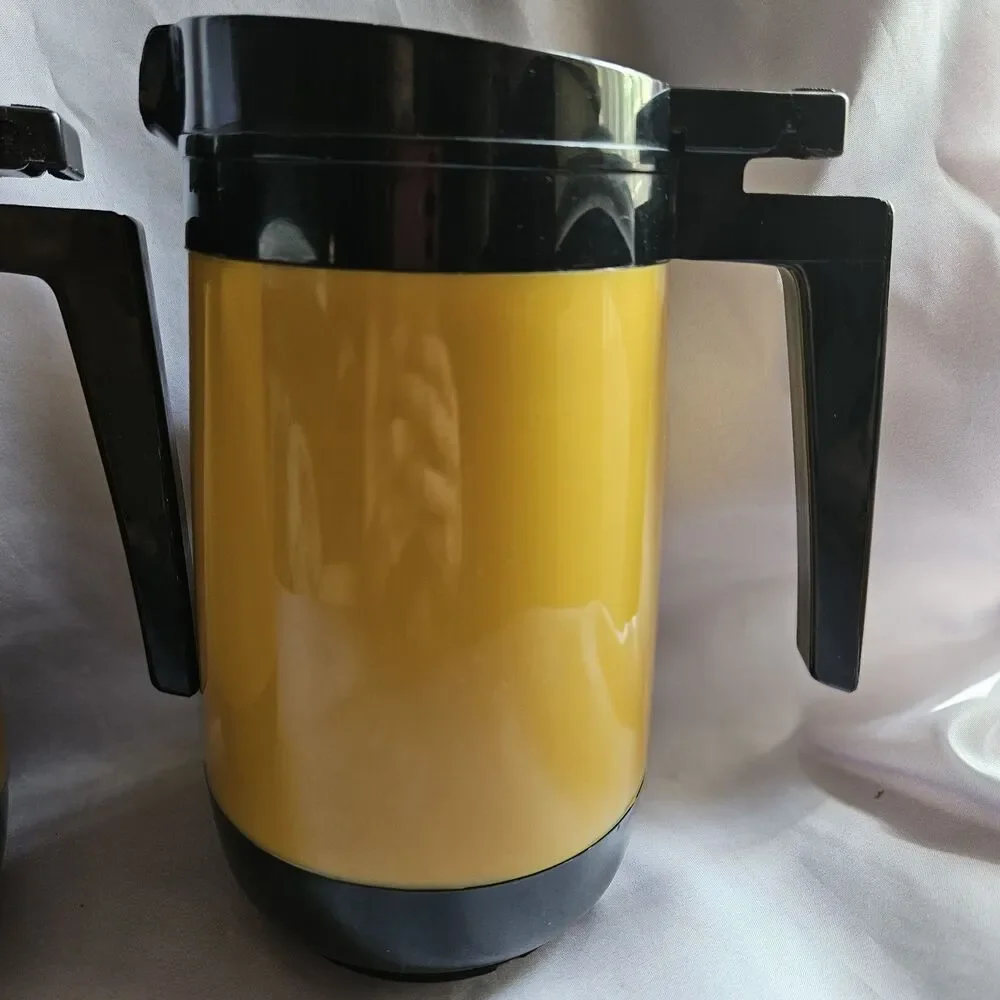 SET VINTAGE 48 OZ COFFEE INSULATED PITCHER GOLD BLACK FLIP LID RUBBERMAID